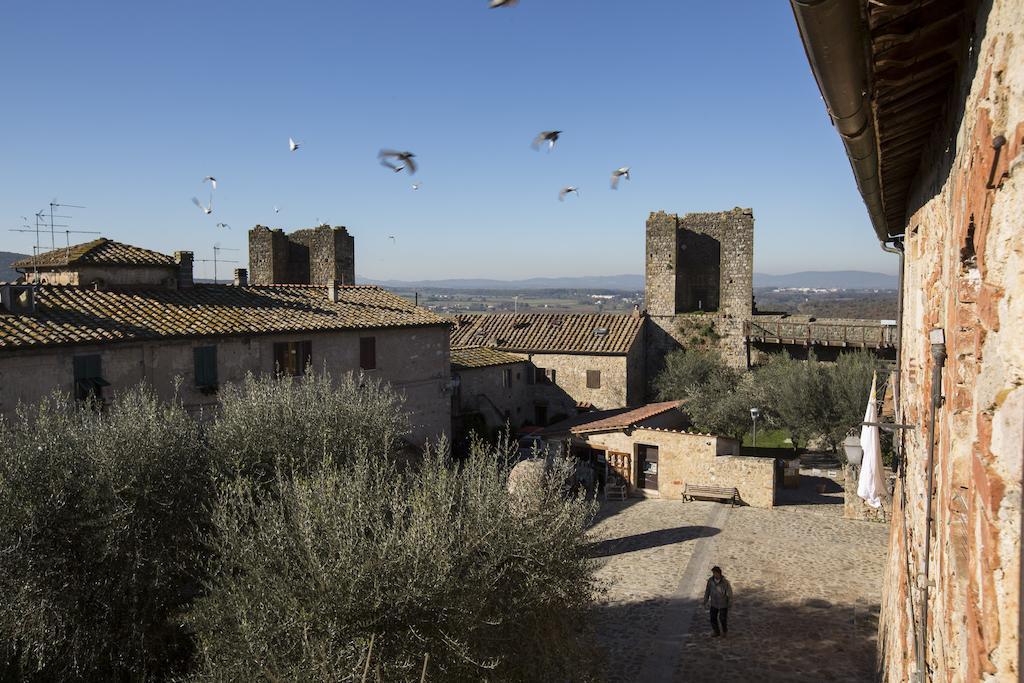 Camere Dentro Il Castello Monteriggioni Bagian luar foto